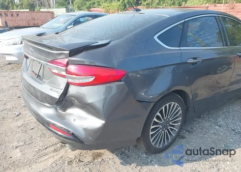 2018 Ford Fusion Hybrid Titanium z USA, uszkodzony, nr VIN 3FA6P0RU4JR207204